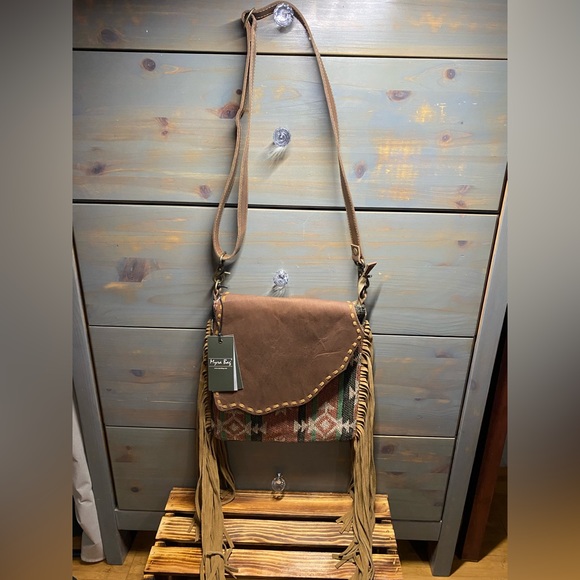 Western Leather Crossbody Concealed Purse - Picture 2 of 5